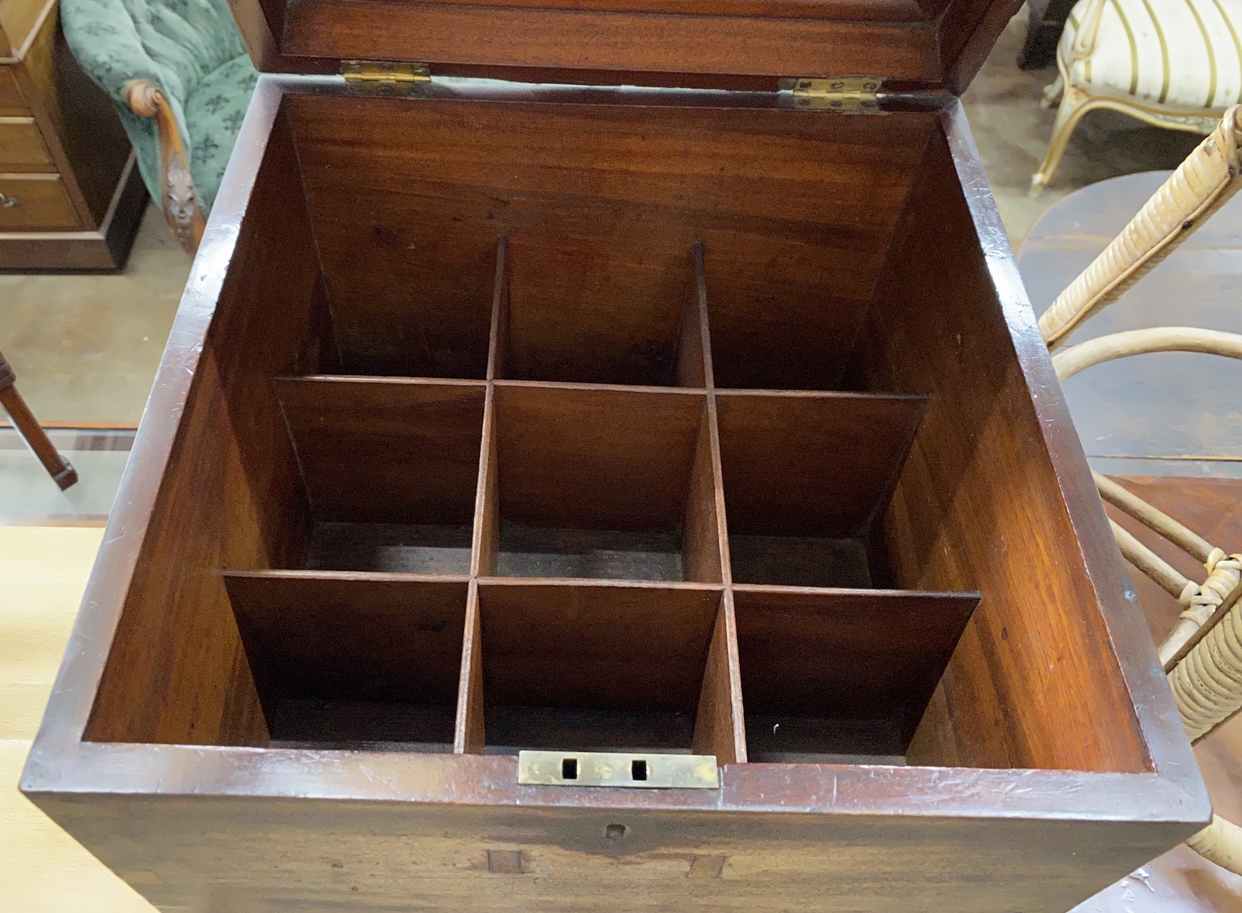 A George III mahogany cellaret, width 43cm, depth 43cm, height 57cm